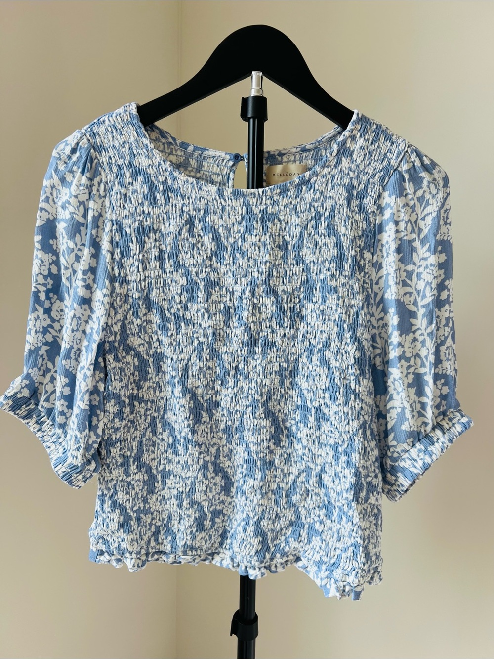 MELLODAY textured peasant Blue and White Floral Smocked Puff Sleeve Blouse M
